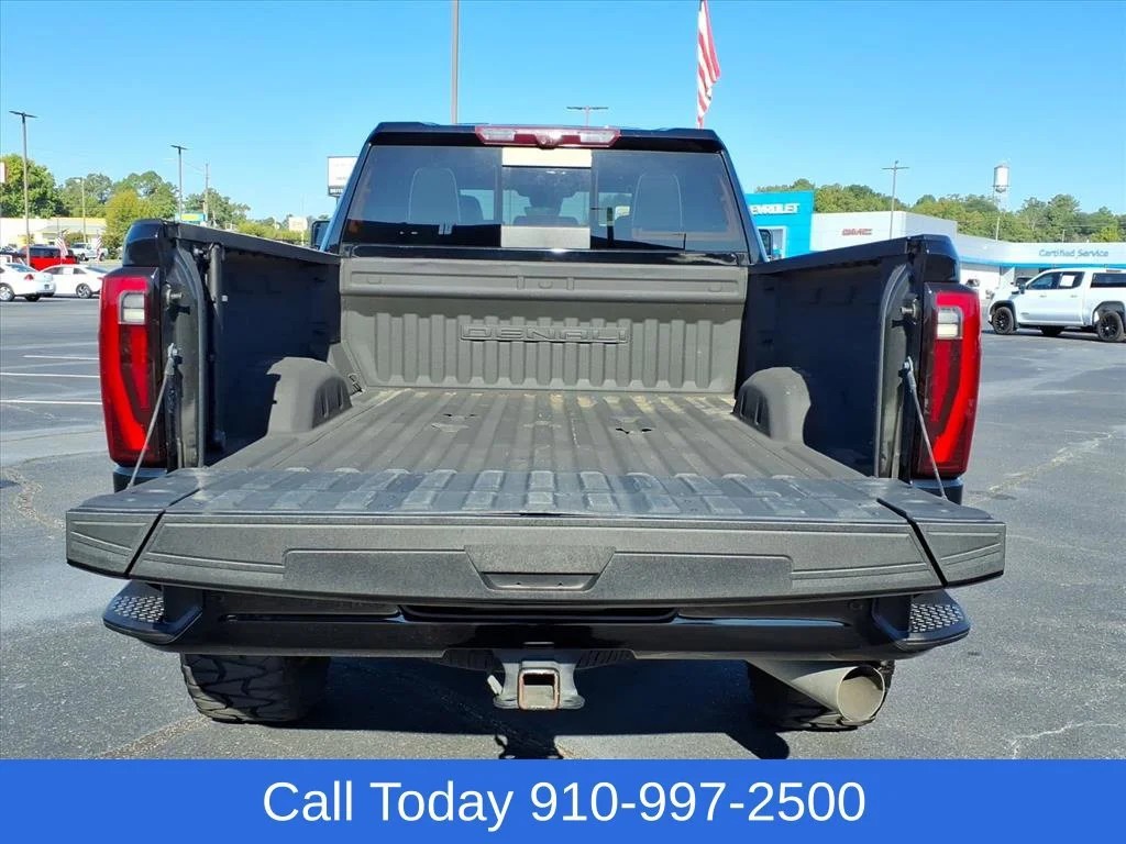 Used 2024 Onyx Black GMC Denali Ultimate image 10