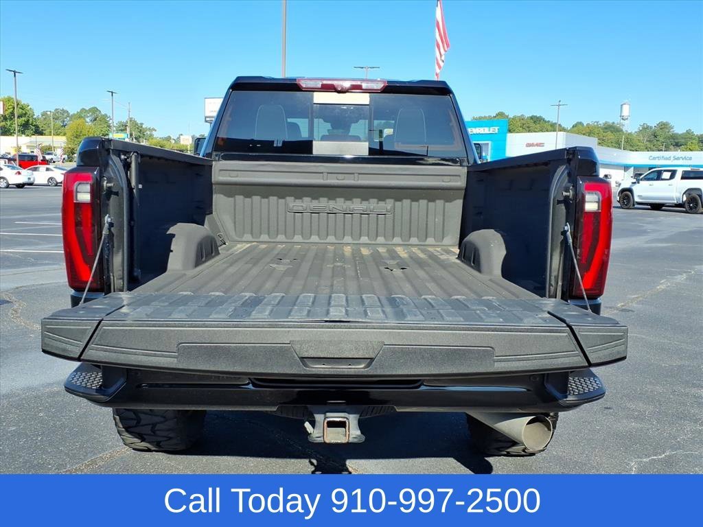 Used 2024 Onyx Black GMC Denali Ultimate image 10