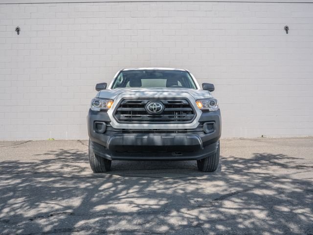 Used 2019 White Toyota SR image 10