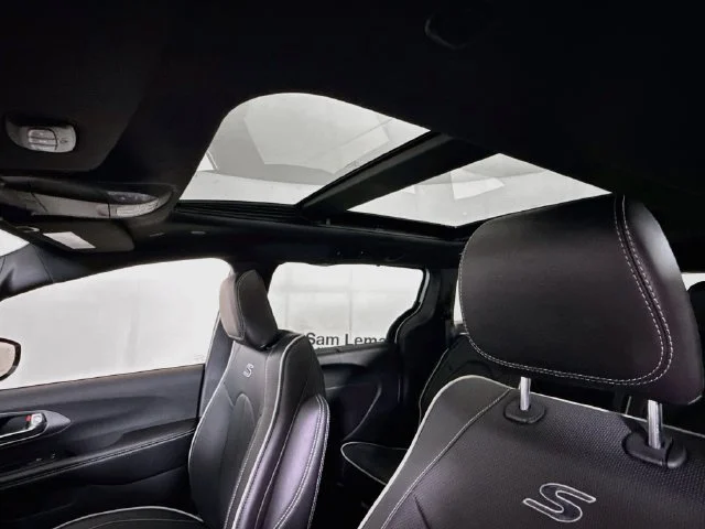 New 2027 White/off-white Chrysler Limited image 22