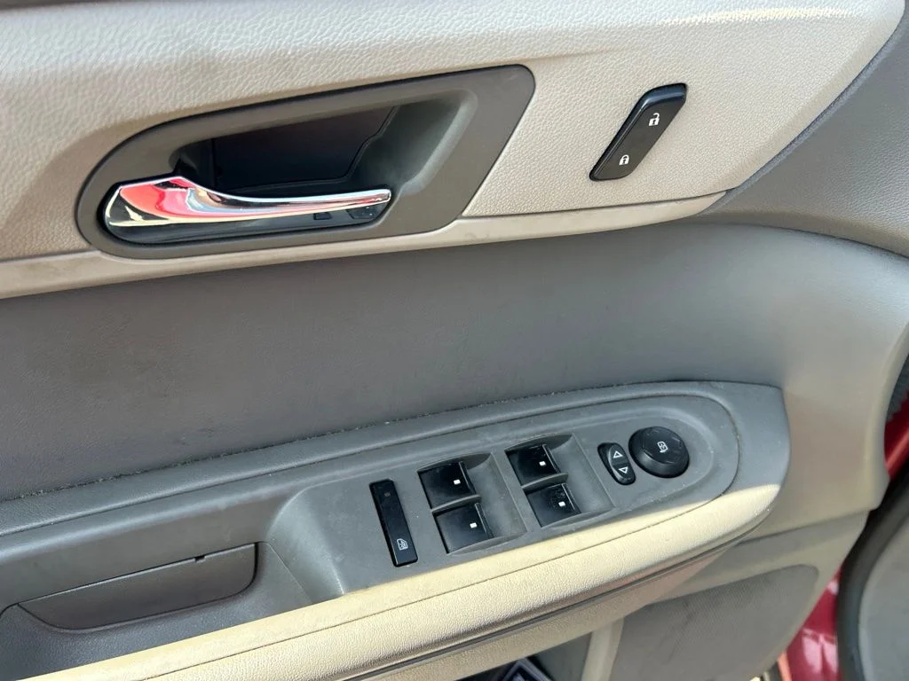 Used 2014 Red Chevrolet LT image 17