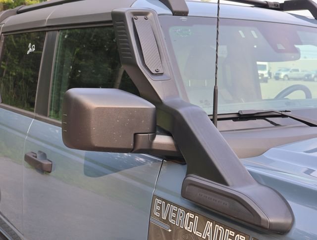 Used 2024 Gray Ford Everglades image 11
