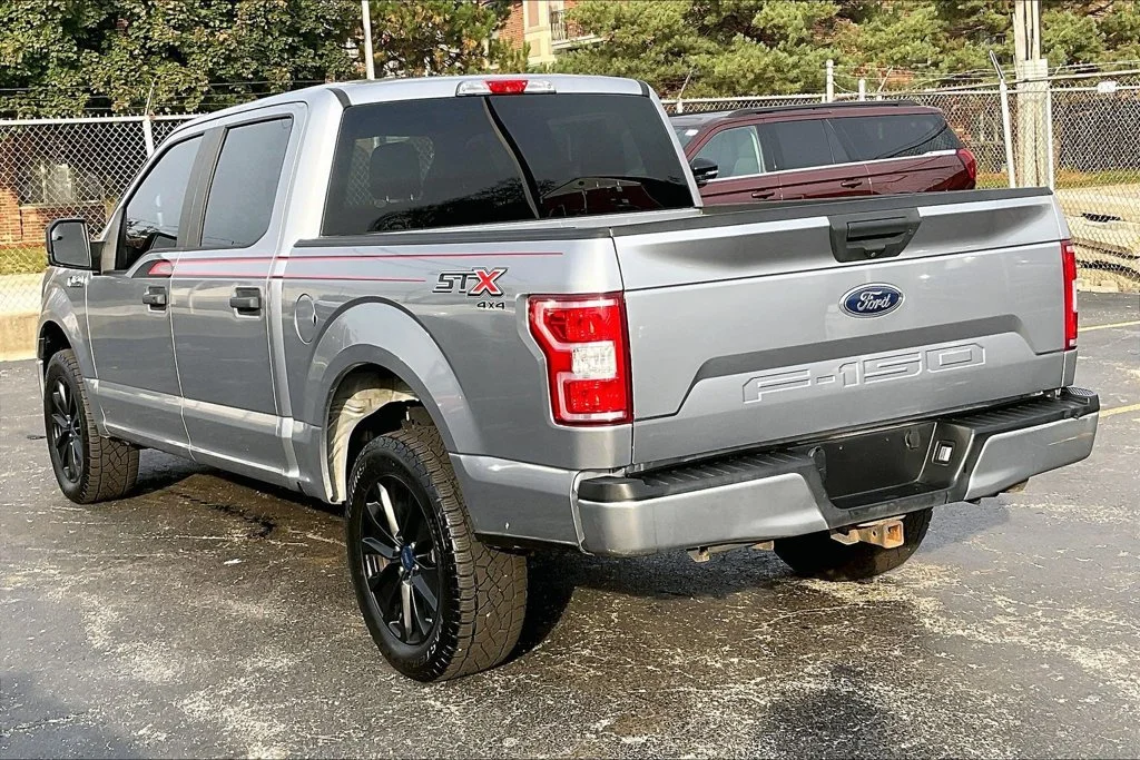 Used 2020 Silver Metallic Ford XL image 10