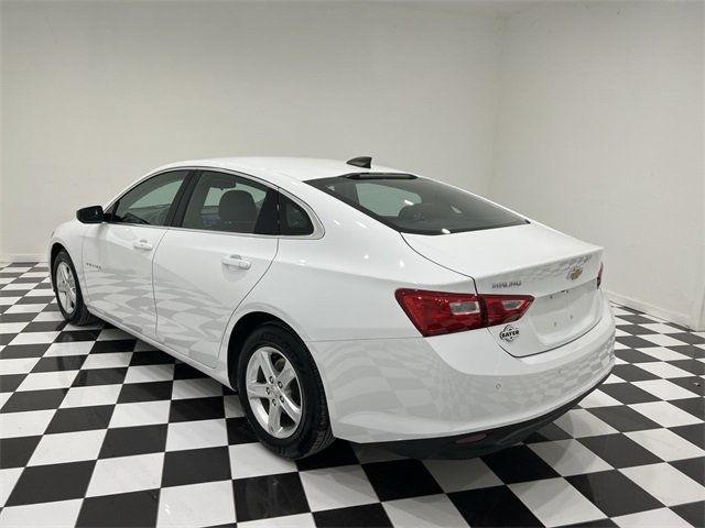 2022 Chevrolet Malibu LS photo 3
