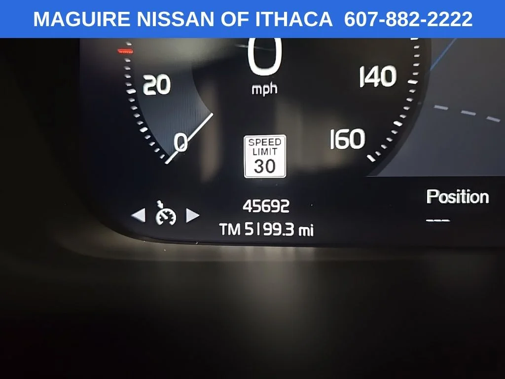 Used 2021 Blue Volvo T5 Inscription image 24