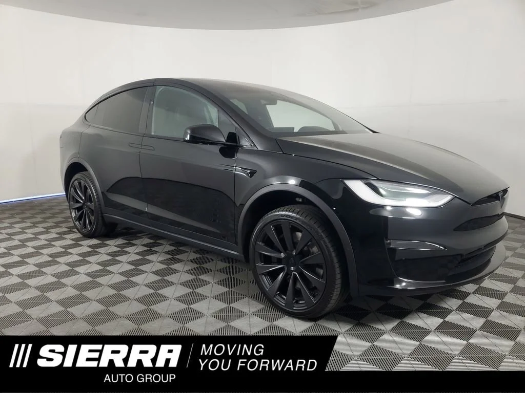 2022 Tesla Model X Long Range's photo