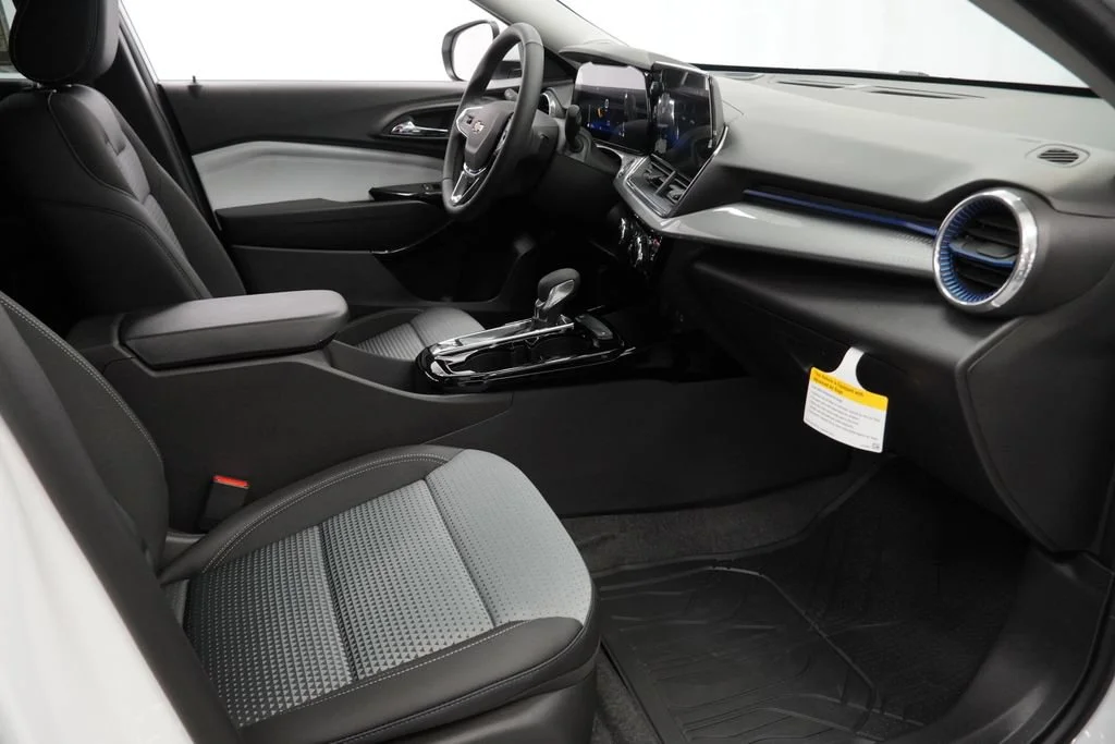 New 2026 Summit White Chevrolet LT image 28
