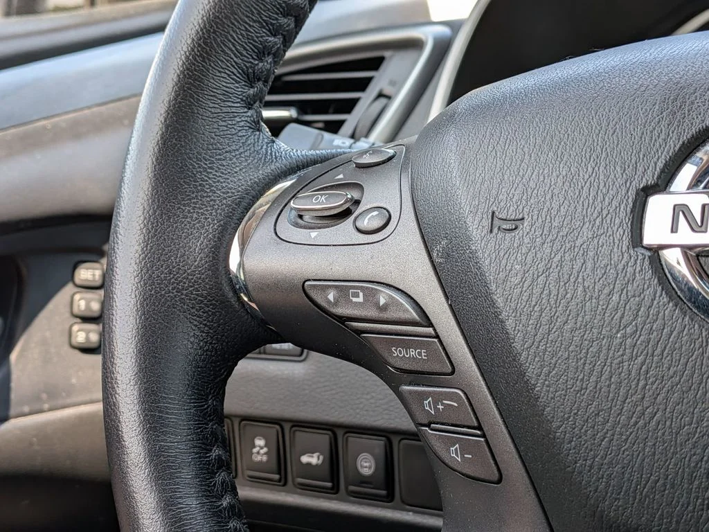Used 2021 Silver Nissan SL image 16
