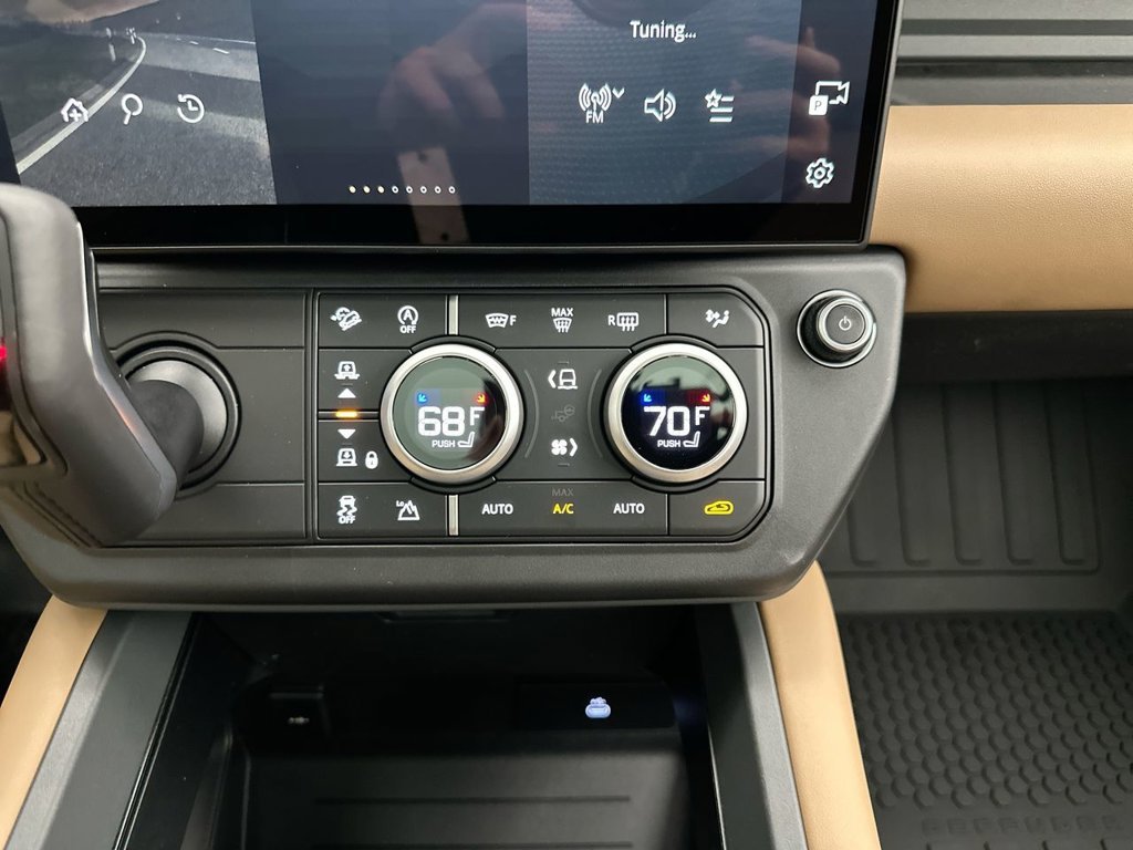 New 2026 Woolstone Green Land Rover S image 13