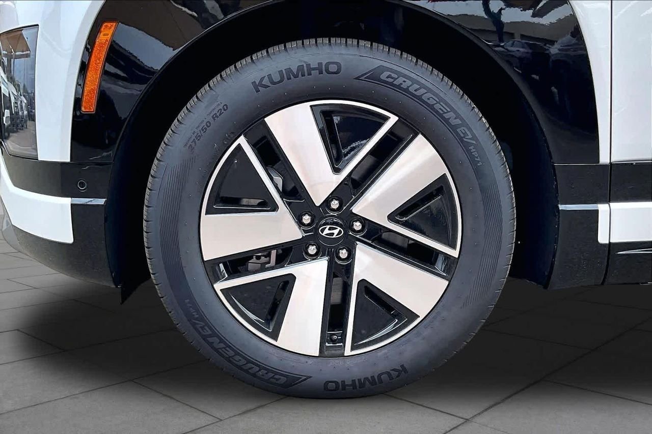 New 2026 Snow White Pearl Hyundai SEL image 11