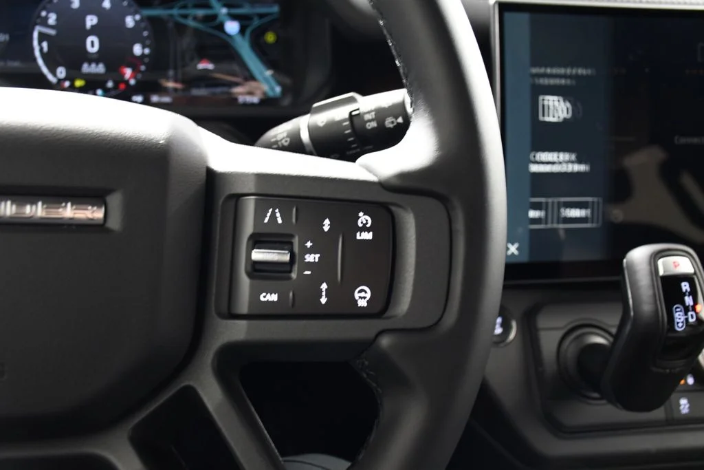 New 2026 Santorini Blk Land Rover S image 30