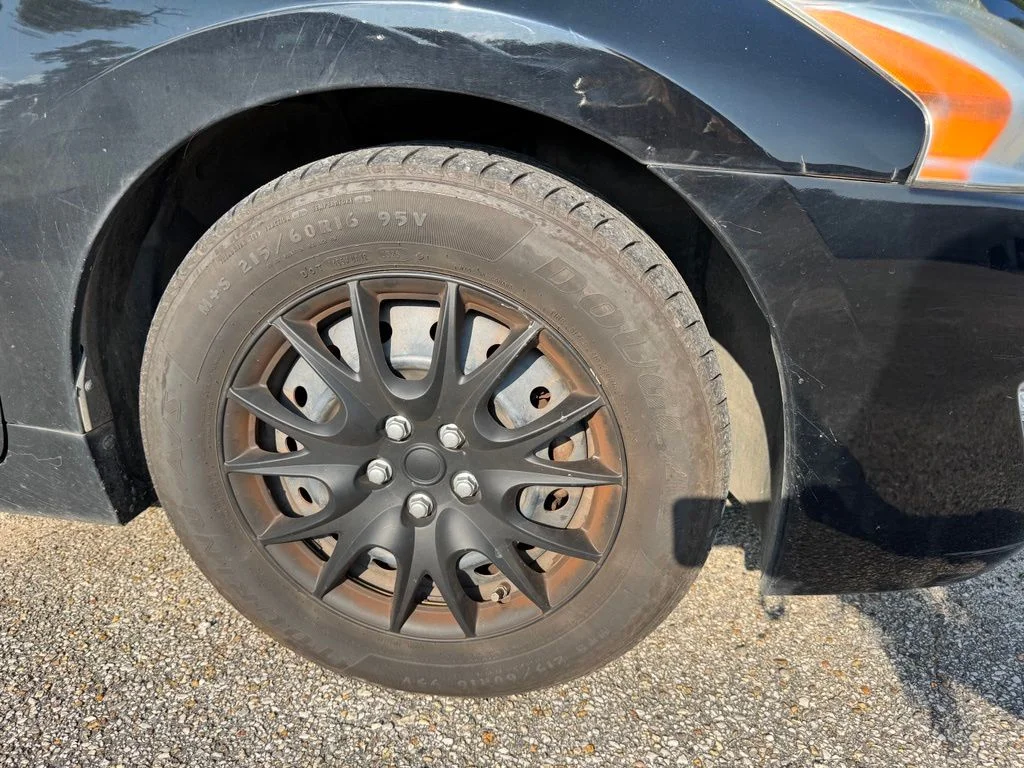 Used 2014 Black Nissan 2.5 S image 10