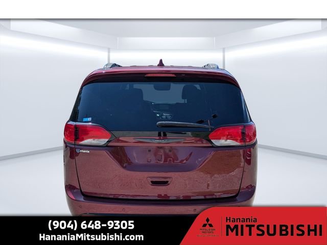Used 2020 Red Chrysler Touring L image 4