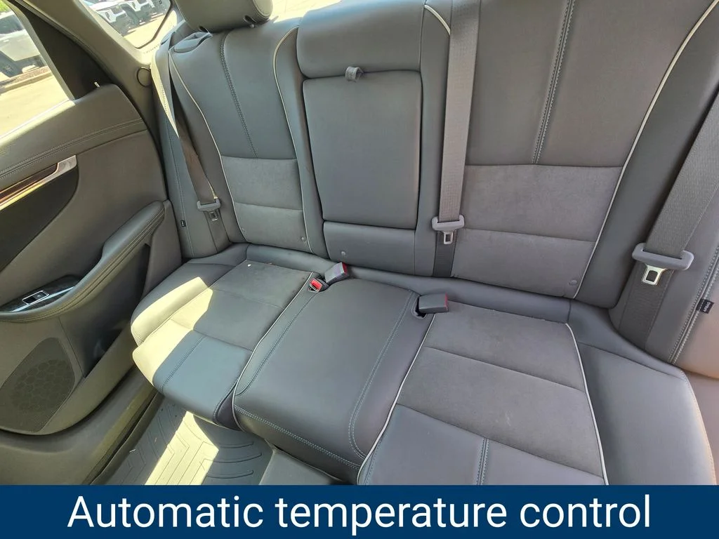 Used 2014 White Chevrolet LT image 12