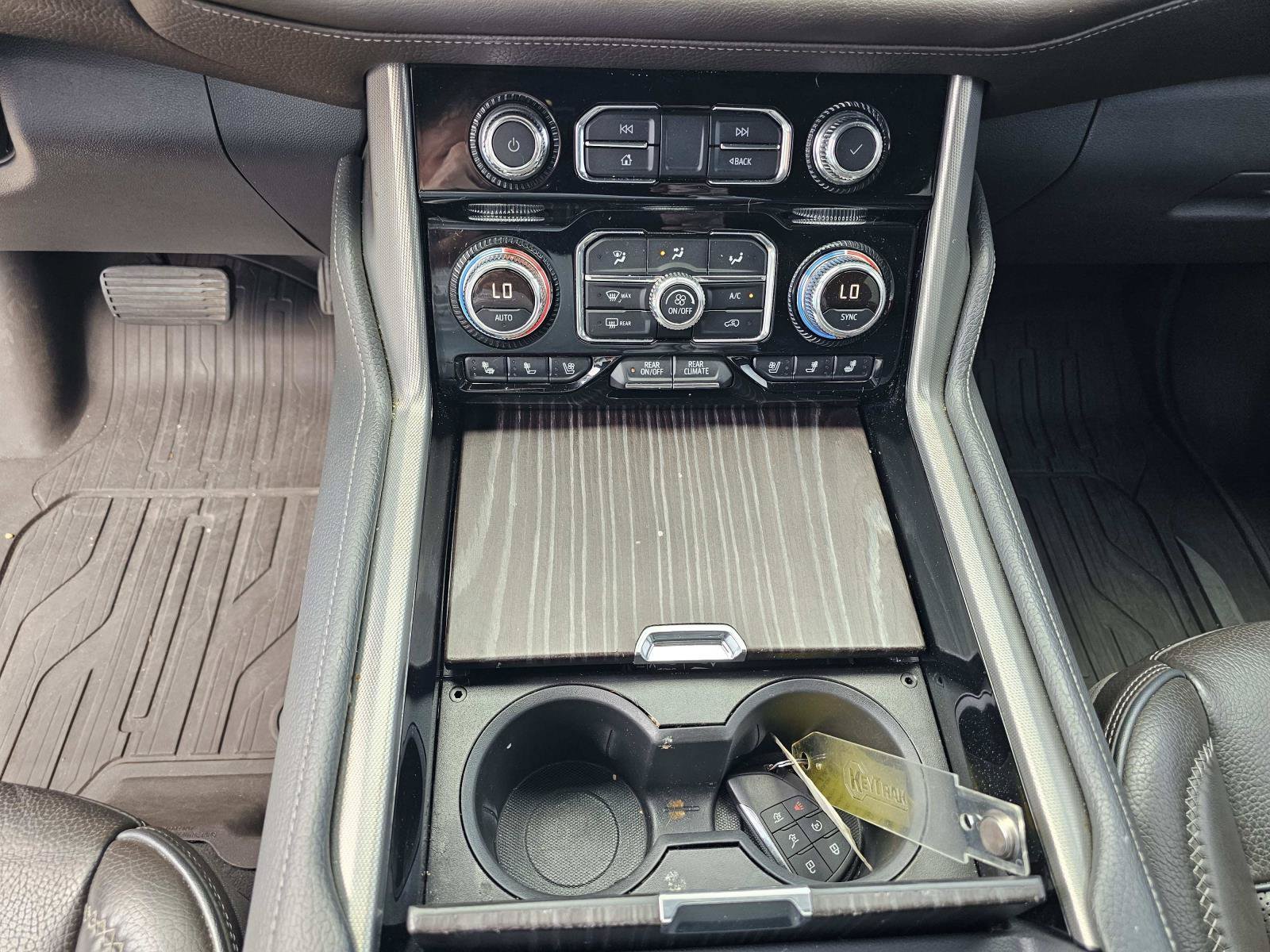 2021 GMC Yukon XL Denali - Photo 25