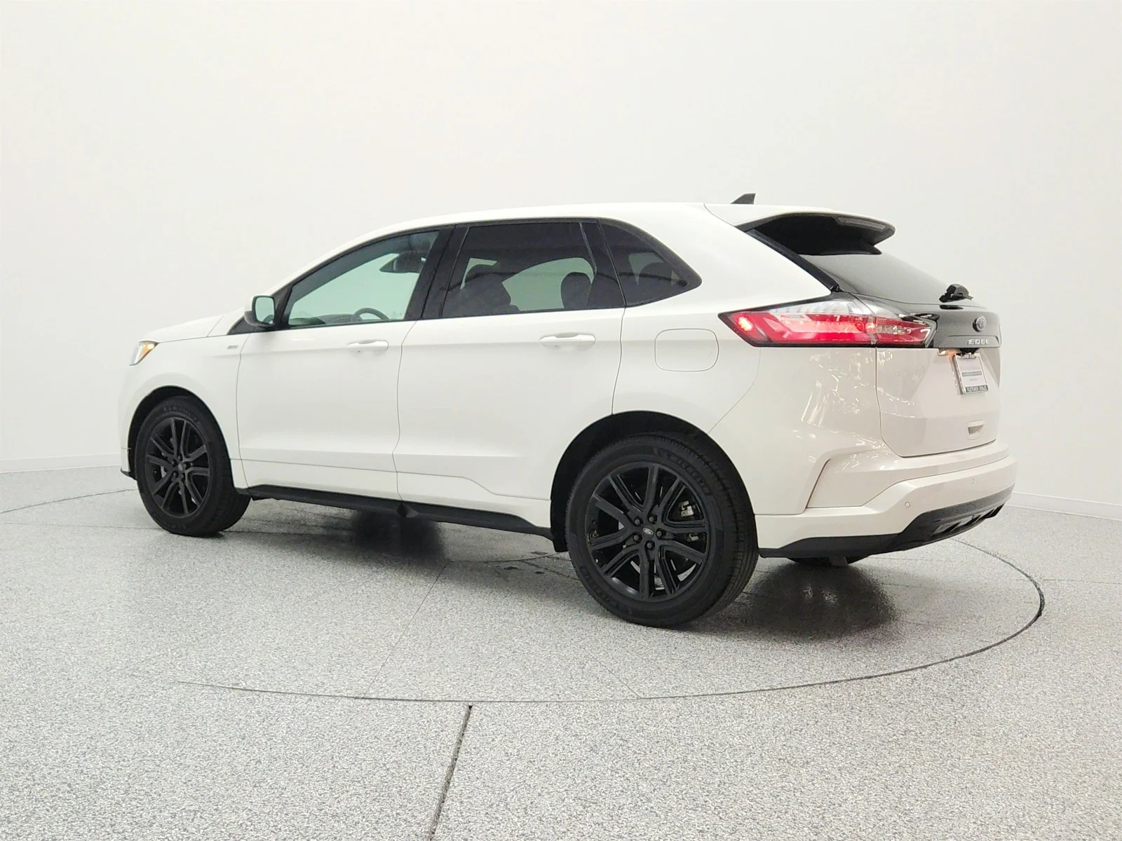 Used 2022 Star White Metallic Tri-Coat Ford ST-Line AWD image 7