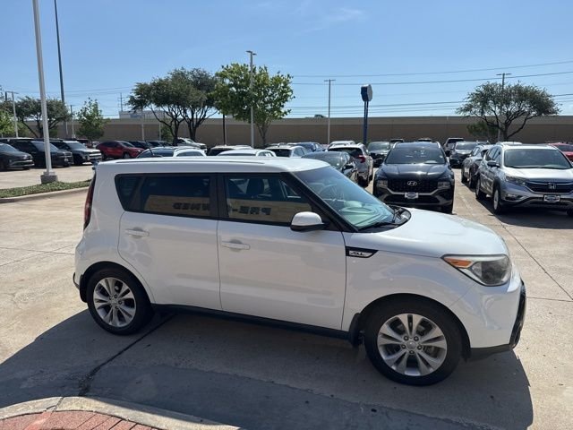Used 2016 White Kia Plus image 5