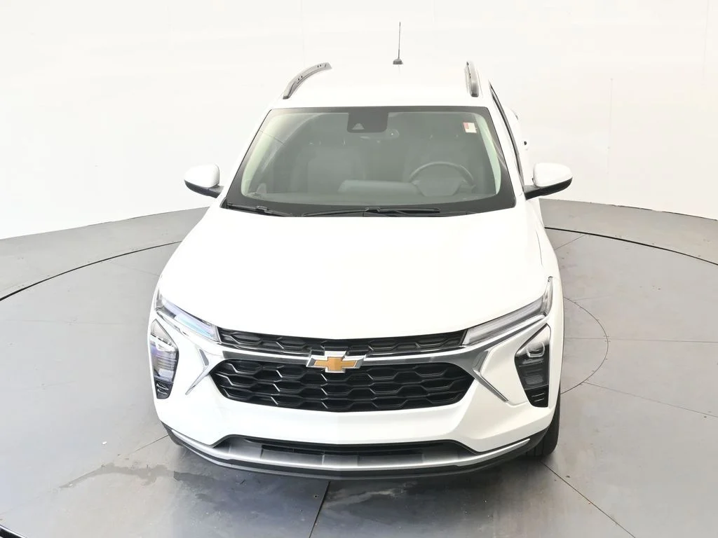 2025 Chevrolet Trax LT - Photo 24