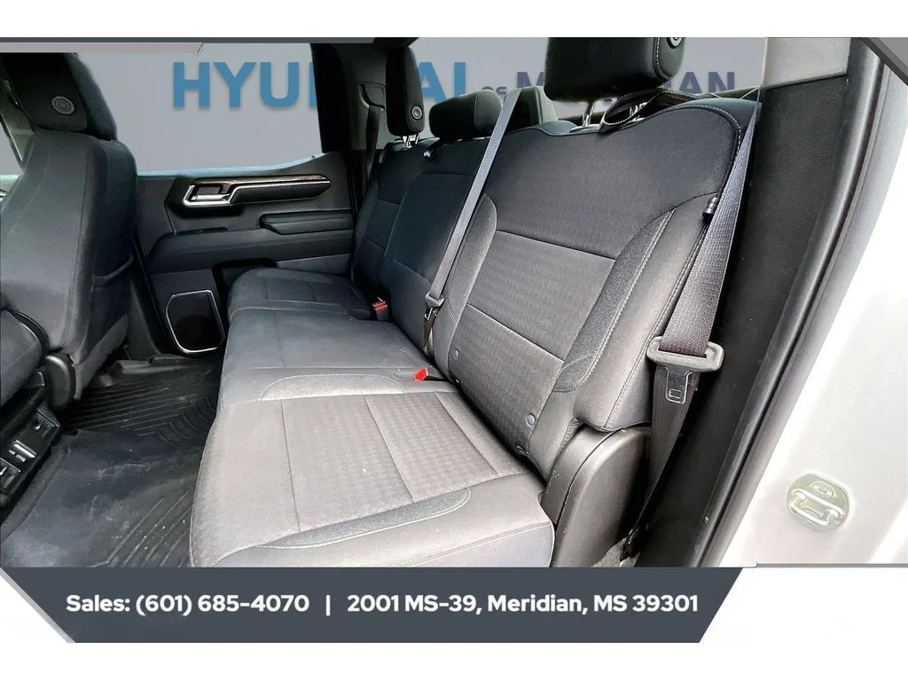 Used 2024 Summit White Chevrolet LT image 19