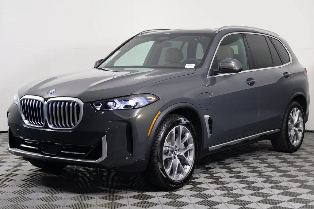 2026 BMW X5 xDrive50e's photo