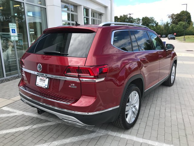Used 2019 Fortana Red Metallic Volkswagen 3.6L V6 SEL Premium image 8