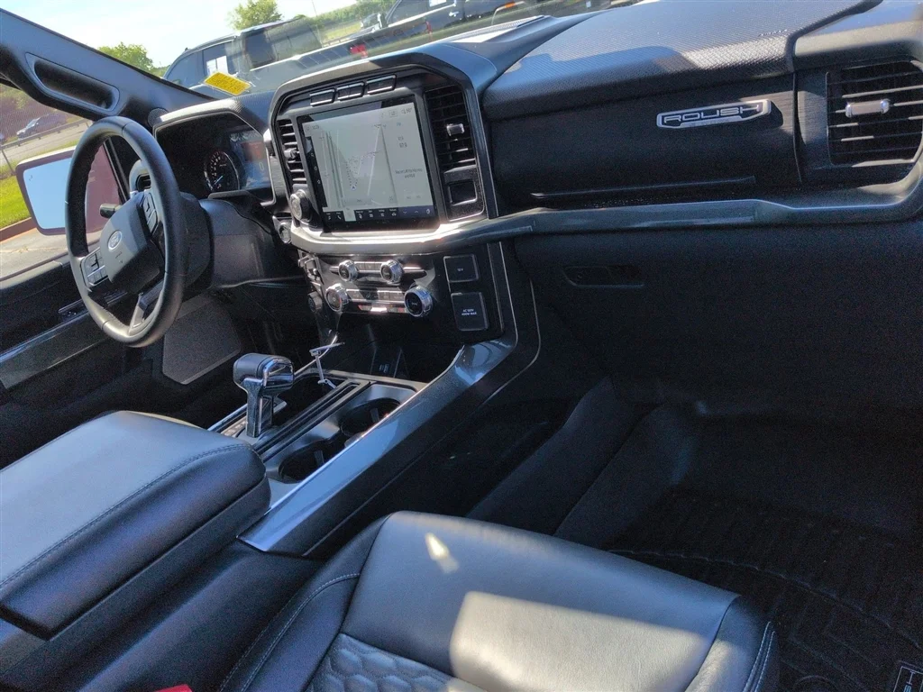 Used 2023 Black Ford XLT image 30