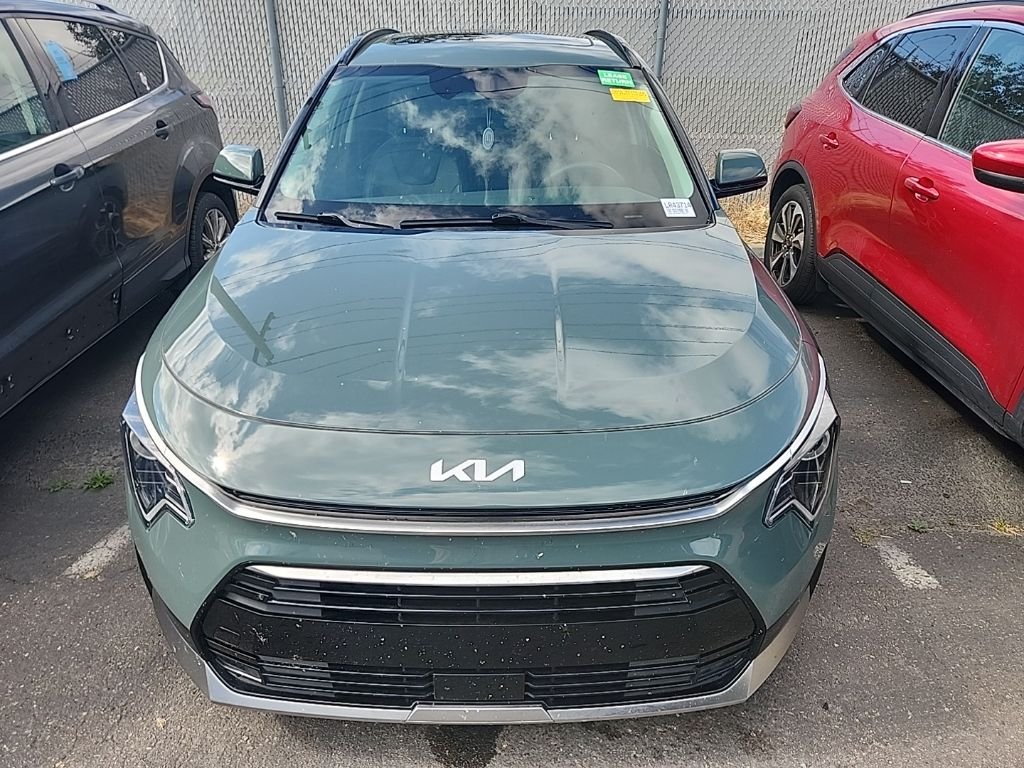 Used 2024 Green Kia EX Touring image 2