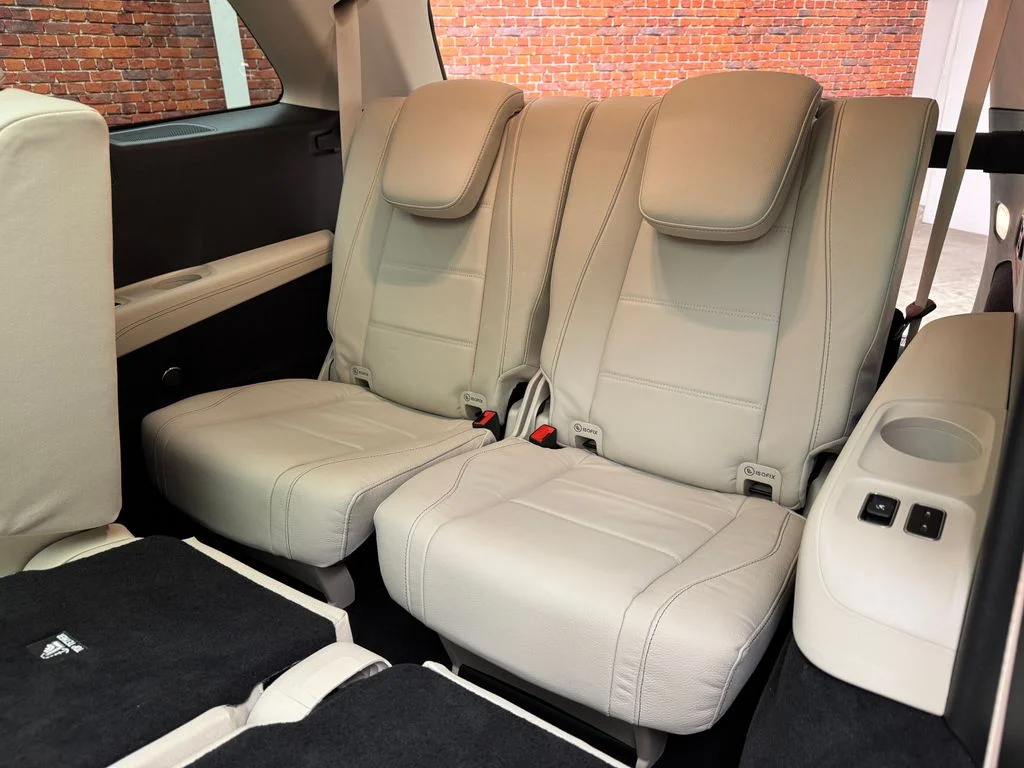 Used 2026 Blue Mercedes-Benz GLS 450 image 24