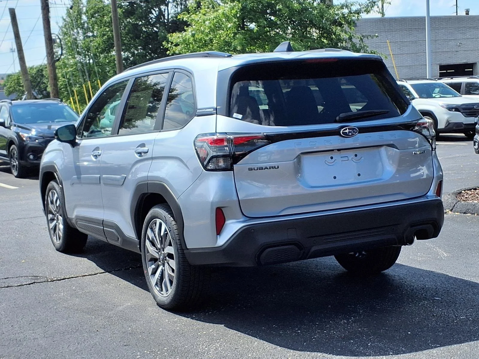 New 2026 ICE SILVER METALLIC Subaru Limited Hybrid image 5