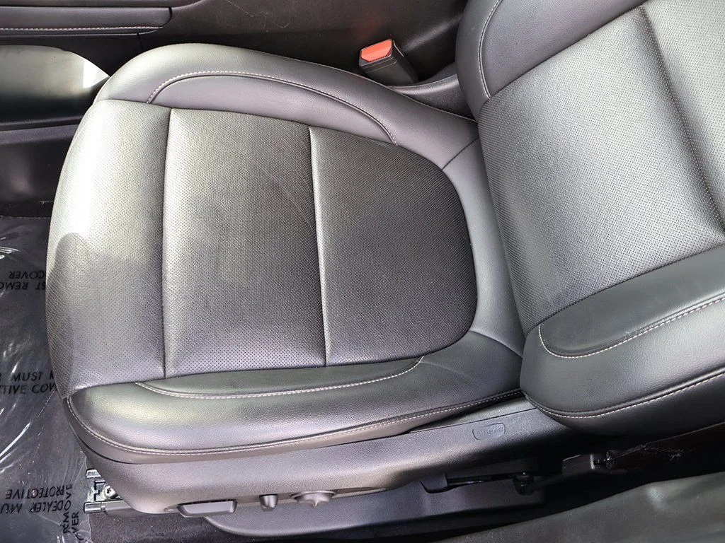 Used 2023 Silver GMC SLT image 31