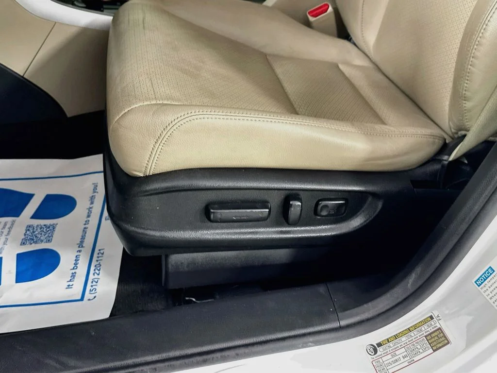 Used 2015 White Honda Touring image 23