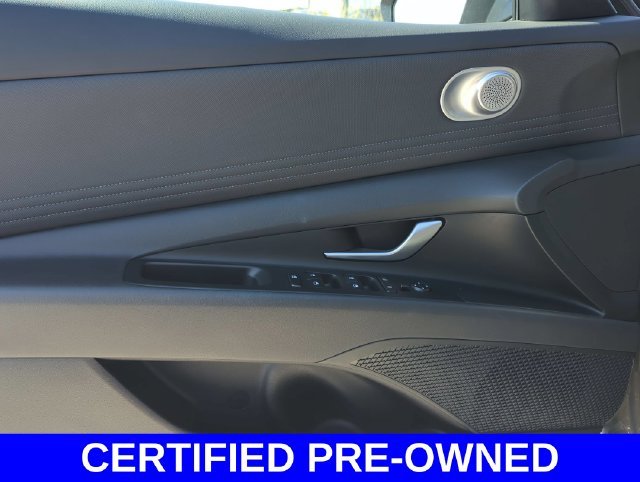 2025 Hyundai Elantra SEL - Photo 16