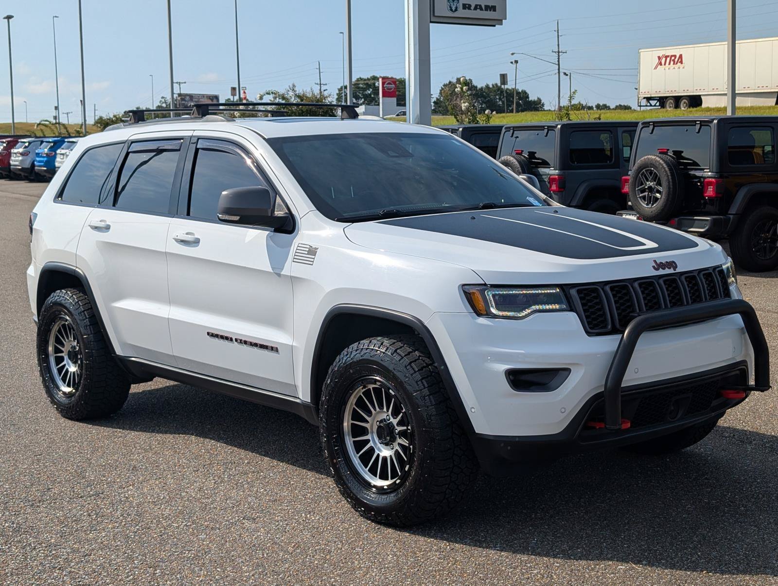 Used 2021 Bright White Clearcoat Jeep Trailhawk image 5