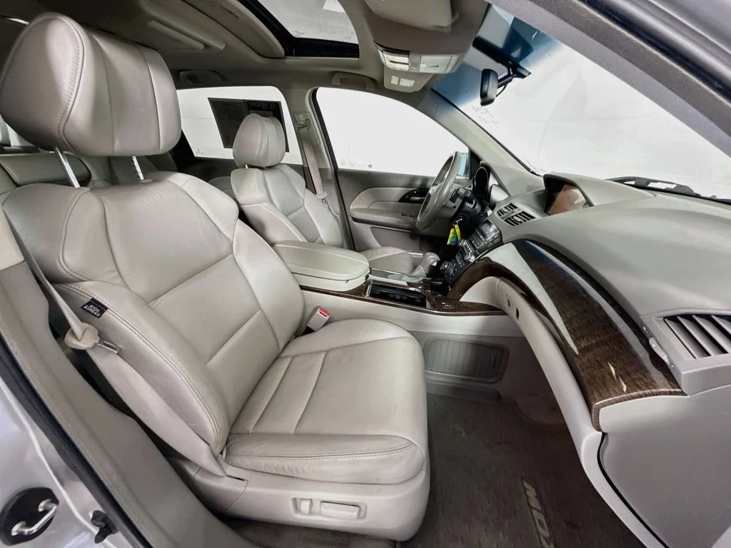 Used 2011 Silver Acura Tech/Entertainment Pkg image 31