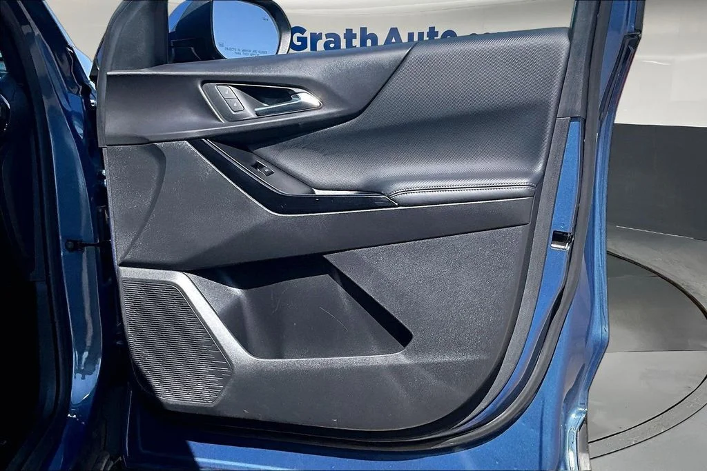 Used 2025 Blue Chevrolet LT image 31