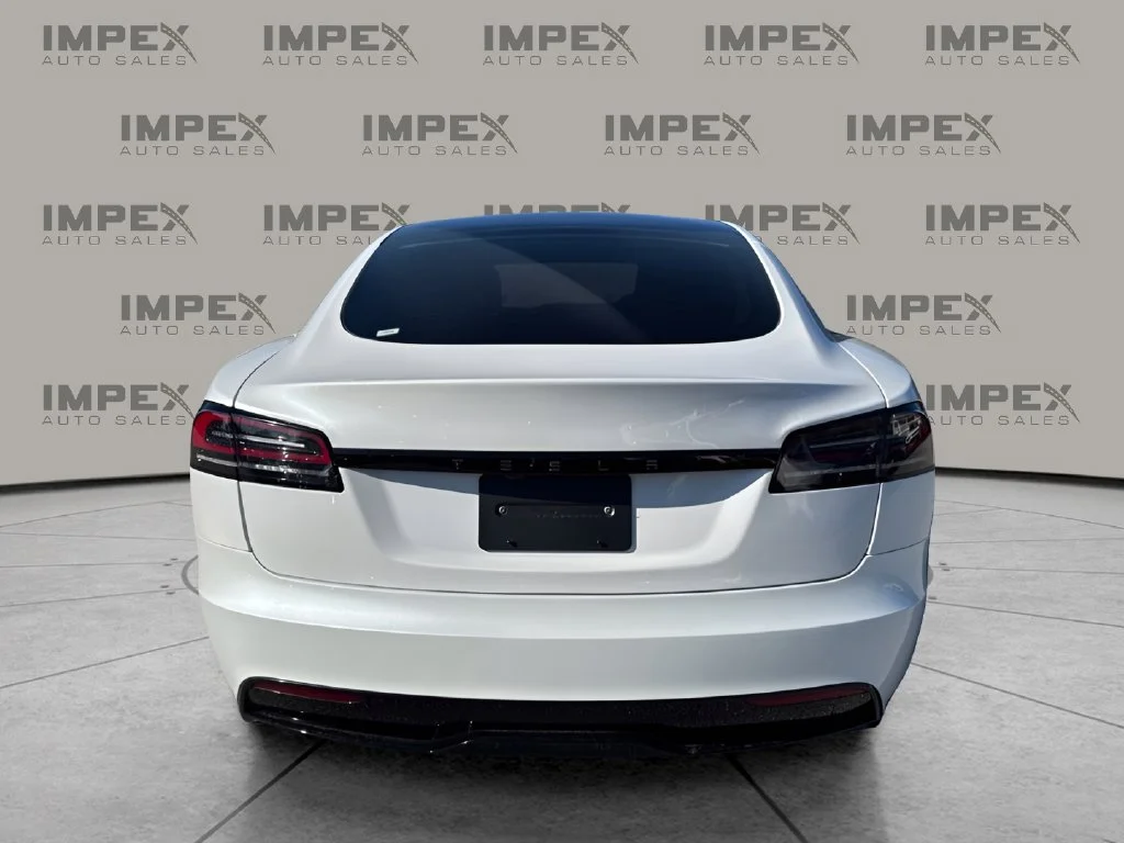 Used 2024  Tesla Long Range image 4