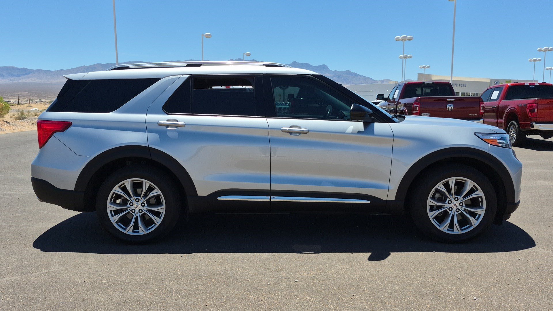 Used 2023 Silver Metallic Ford Limited image 2