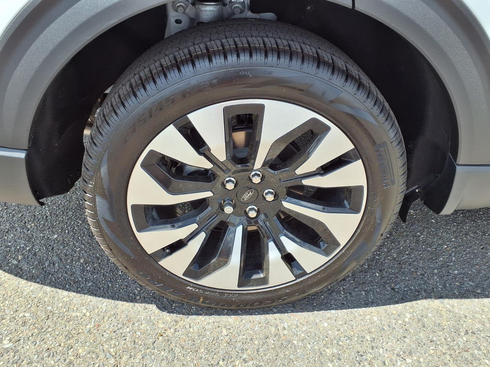 New 2026 Star White Metallic Tri-Coat Ford Platinum™ image 12