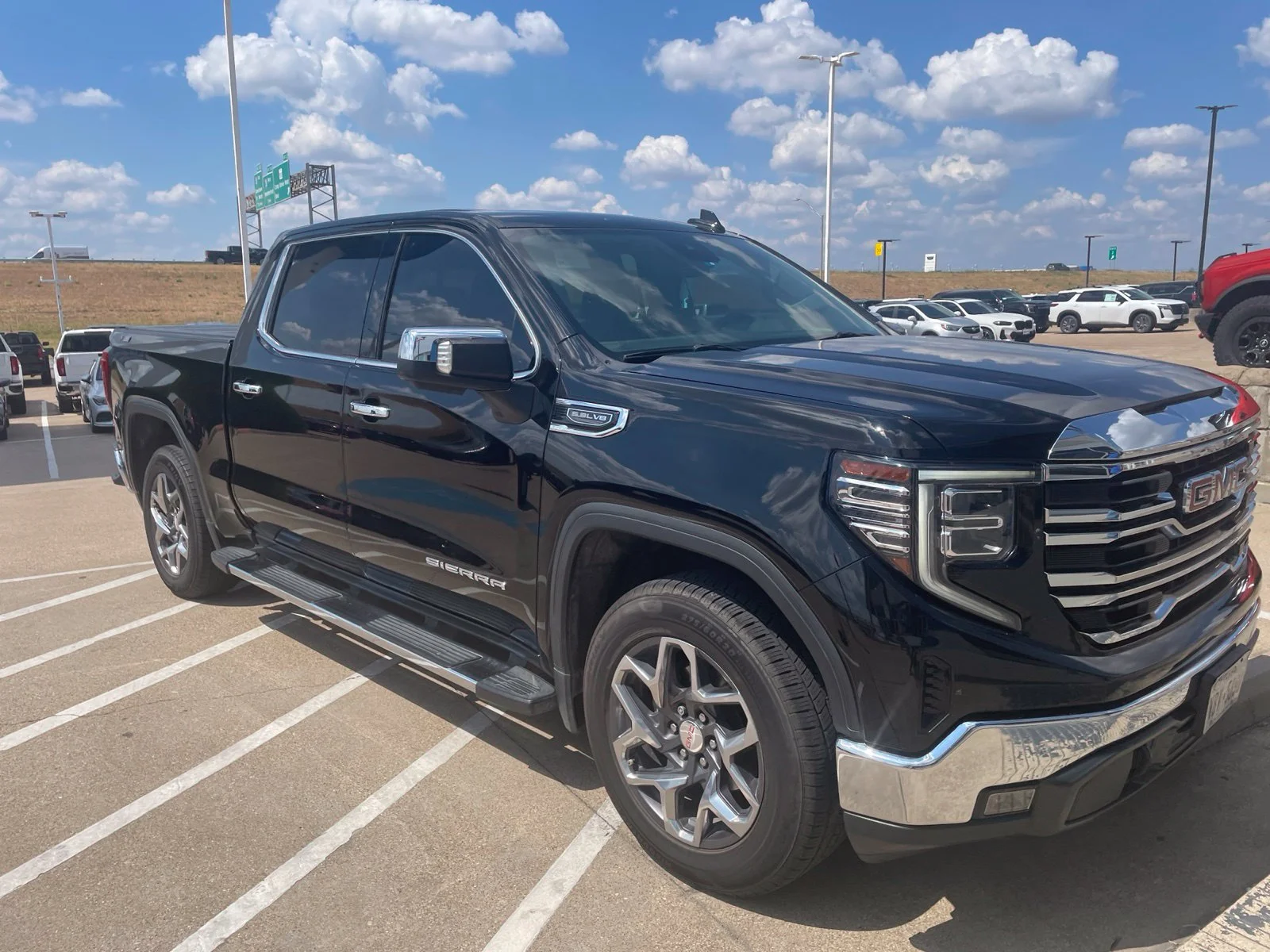 Used 2023 ONYX BLACK GMC SLT image 26