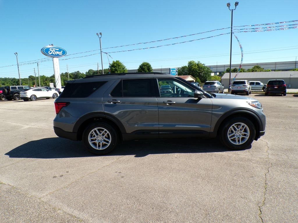 New 2026 Carbonized Gray Metallic Ford Active image 8