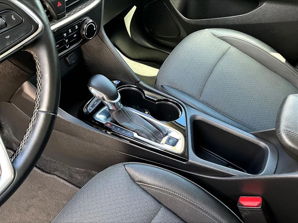 Used 2025 White Buick Preferred image 19