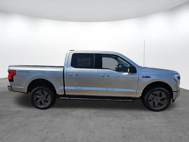 2025 Ford F-150 Lightning Flash - Photo 31