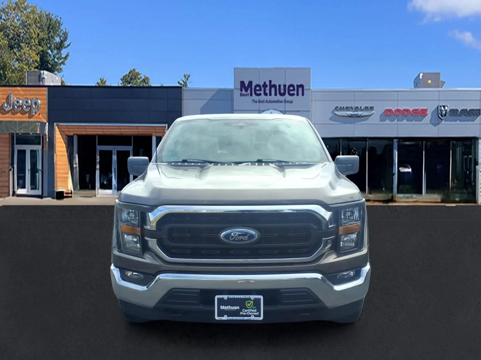Used 2023 Stone Gray Metallic Ford XLT image 8