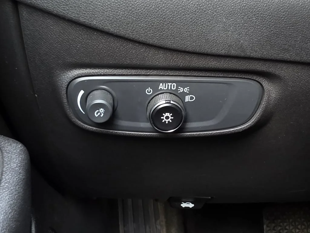 Used 2024 Sterling Gray Metallic Chevrolet LT image 26