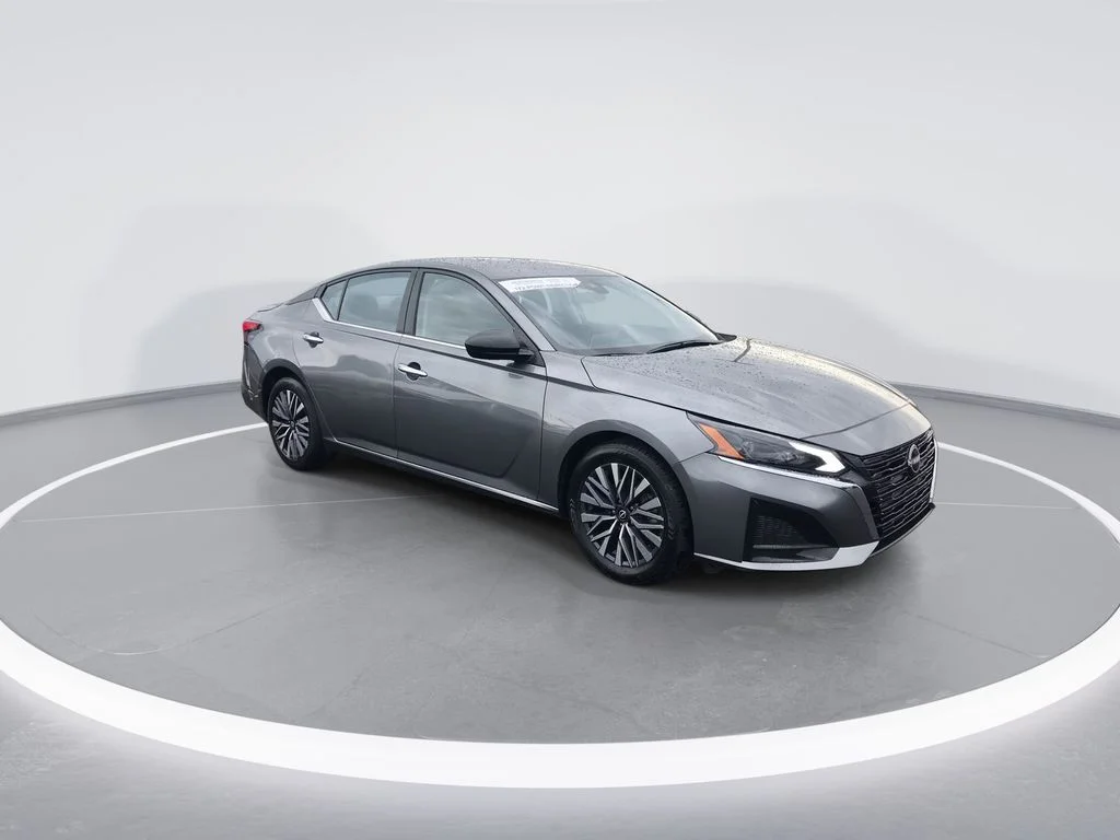 Used 2024 Gray Nissan 2.5 SV image 2