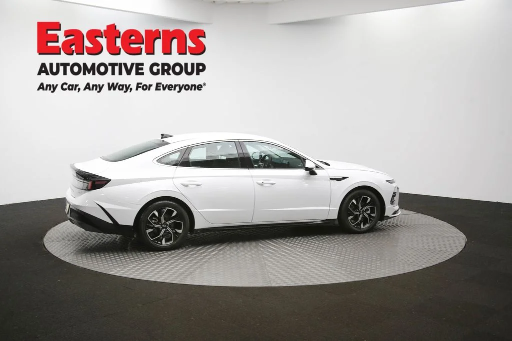 Used 2024 White Hyundai SEL image 43