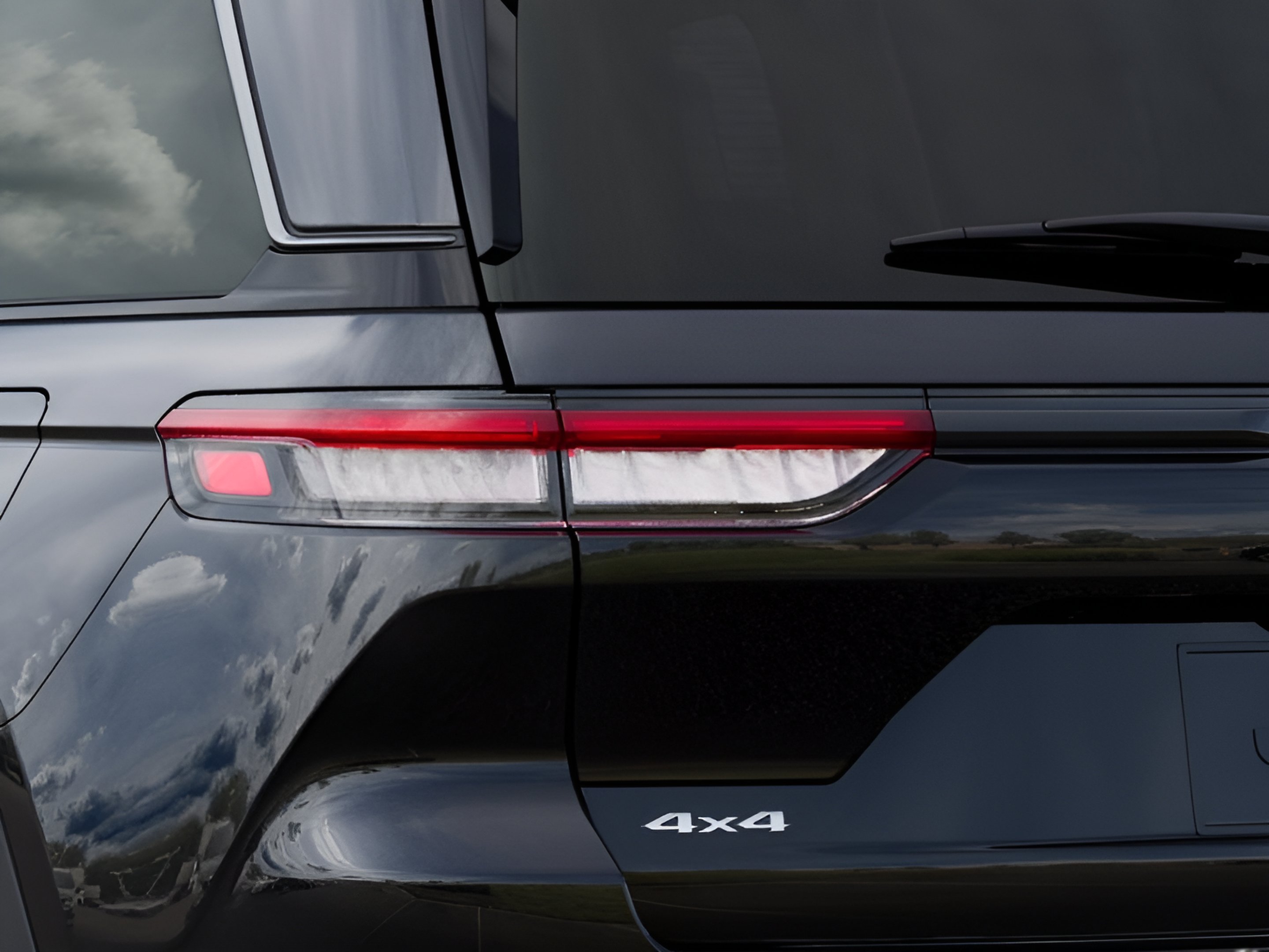 New 2026 Diamond Black Crystal Pearl-Coat Exterior Paint Jeep Limited image 27