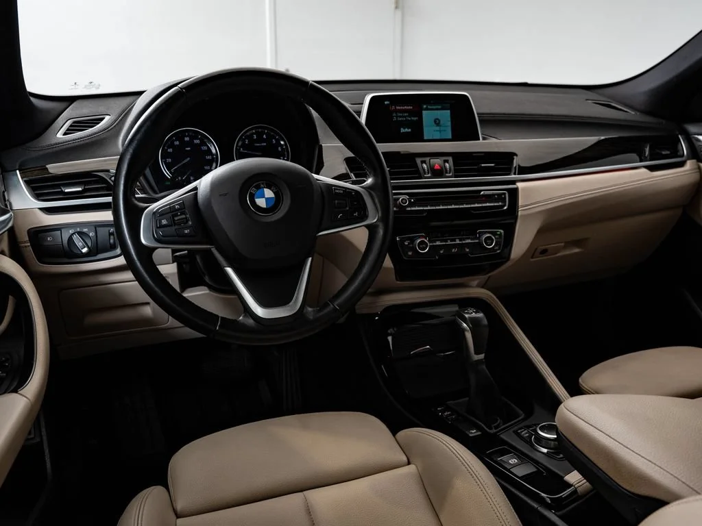 Used 2018 Mineral Gray Metallic BMW xDrive28i image 4