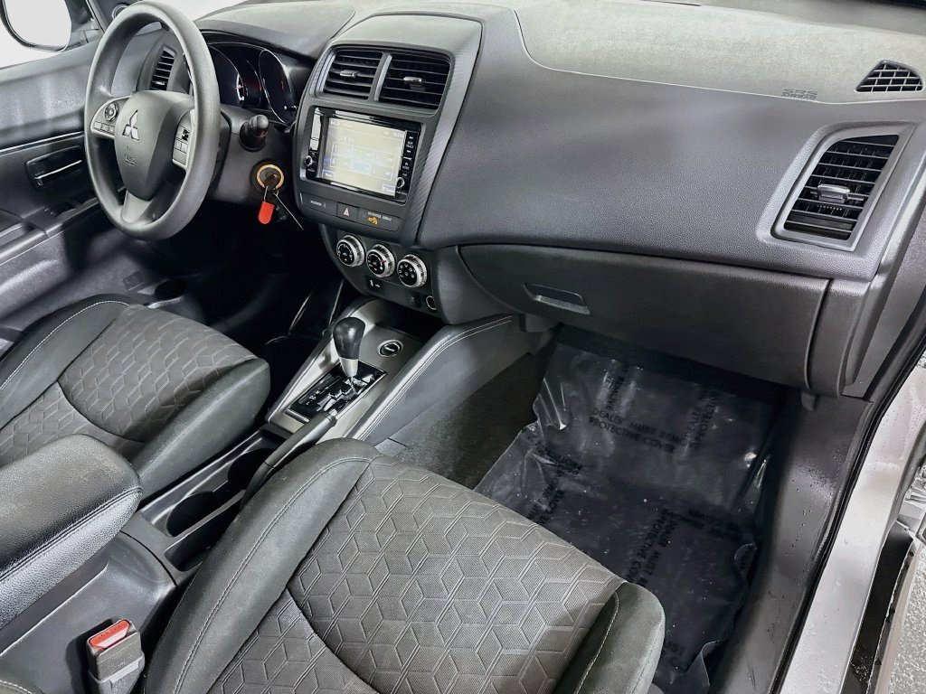 Used 2025 Alloy Silver Metallic Mitsubishi ES image 25