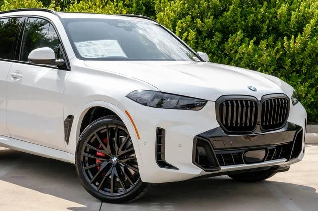 Used 2026 Alpine White BMW xDrive40i image 9
